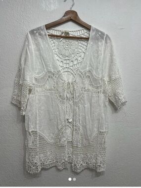 Women’s White Crochet Lace Cover-Up